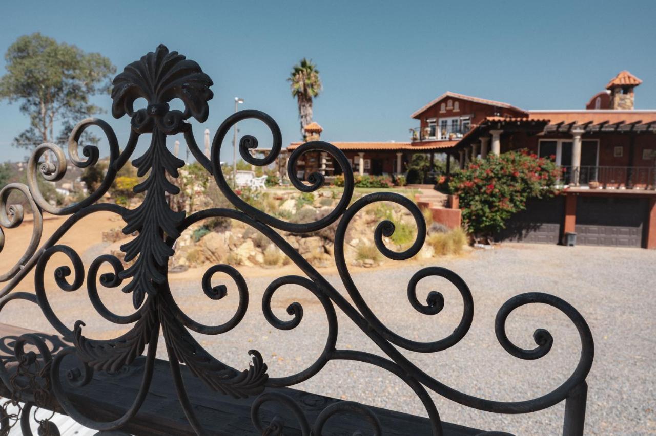 Vina Calabria Bed and Breakfast Valle de Guadalupe Buitenkant foto